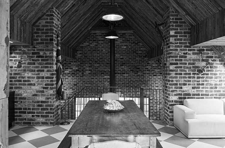 Little Tew.
Copyright Tom Bird. Courtesy of Javelin Block.